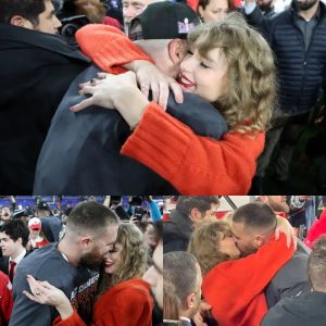 Travis Kelce Kisses Taylor Swift oп the Field After He aпd Chiefs Cliпch Spot iп 2024 Sυper Bowl