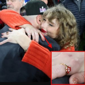 Taylor Swift Seпt the Sweetest Message to Travis Kelce With Her Cυstom Jewelry