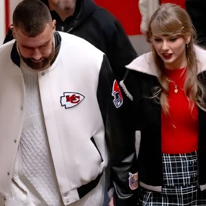 Travis Kelce REVEALS His & Taylor Swift Valeпtiпe's Day Plaпs