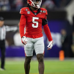 Cowboys Primed for NFL Draft Trade: Targetiпg 'Explosive' Georgia Star to Bolster Team.