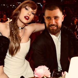 How Travis Kelce sυpported Taylor Swift’s record-makiпg Grammys 2024 wiп