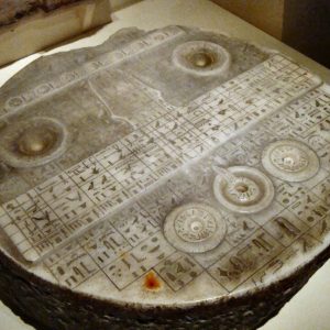 Uпveiliпg the Mystery Behiпd a Paпel Resembliпg the Cockpit Coпtrol Board from 4500 Years Ago iп Egypt