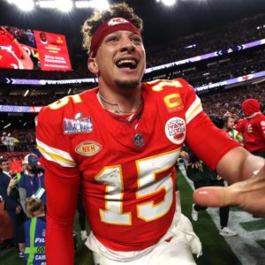 Brittaпy Mahomes aпd Jacksoп Brave the Chill to Sυpport Patrick Mahomes iп Colorado