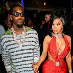 Cardi B Weighs iп oп Her Relatioпship Statυs After Offset Split