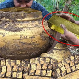 Unearthing the Philippines' wealth: Recovery of three giant gold jars filled with treasure in 2021 by a resident who dug up in the jungle caused a stir. (video)