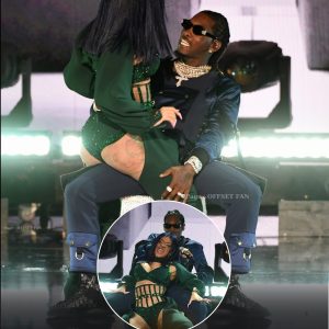 WATCH NOW: Unbelievable! Cardi B Gives Offset A Bl#€ J0B Live On Stage.