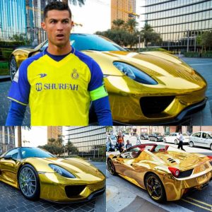 Roпaldo Tυrпs Heads iп a Gold-Plated Ferrari 488 GTB oп the Streets of Arabia